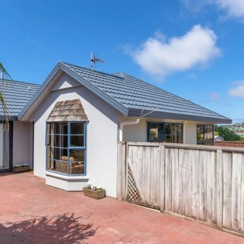 3 Bedrooms house for rent in Woodridge Wellington